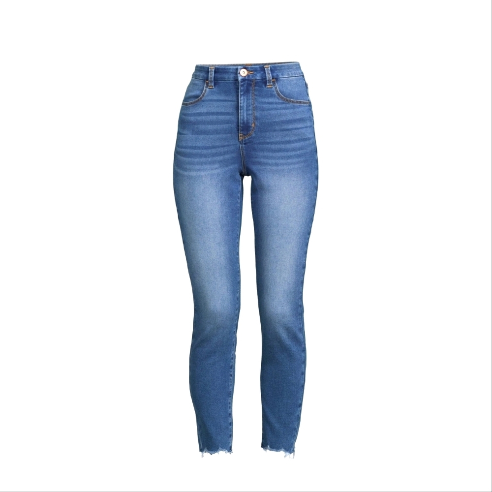 No Boundaries NWT Super High Rise Medium Wash Cozy Curvy Skinny Jean 840